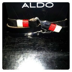 Also anchor bracelet